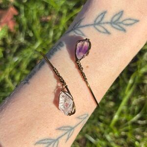 Quartz and amethyst bangle